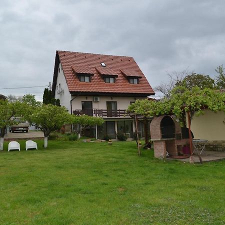 Villa Siret Sendreni Luaran gambar