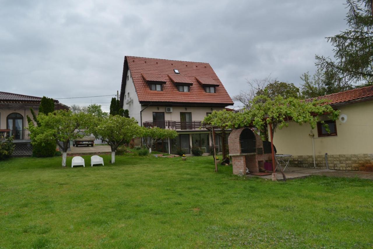 Villa Siret Sendreni Luaran gambar