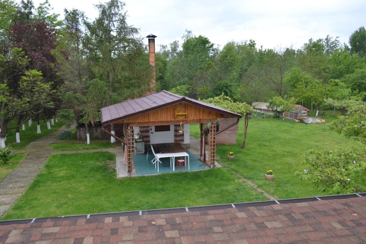 Villa Siret Sendreni Luaran gambar